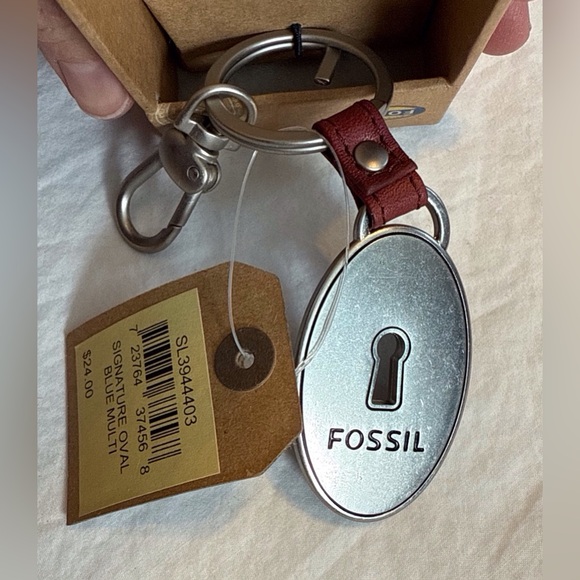 FOSSIL Carabiner Keychain New - Picture 2 of 8